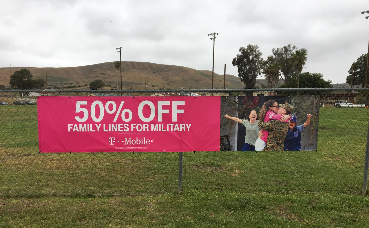 T-Mobile-Camp-Pendleton-3x15-banner-43-Area-Baseball-Field Anuncio de base militar